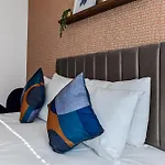 Charming And Modern 2 Bedroom Flat